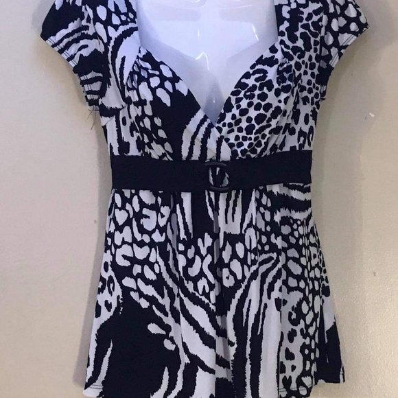 Bcx size medium black and white shirt - Picture 4 of 5